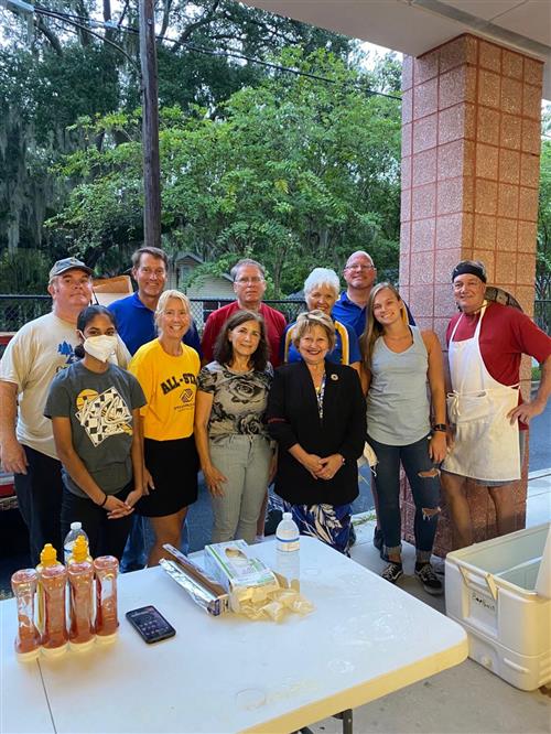 Bradenton Kiwanis volunteers